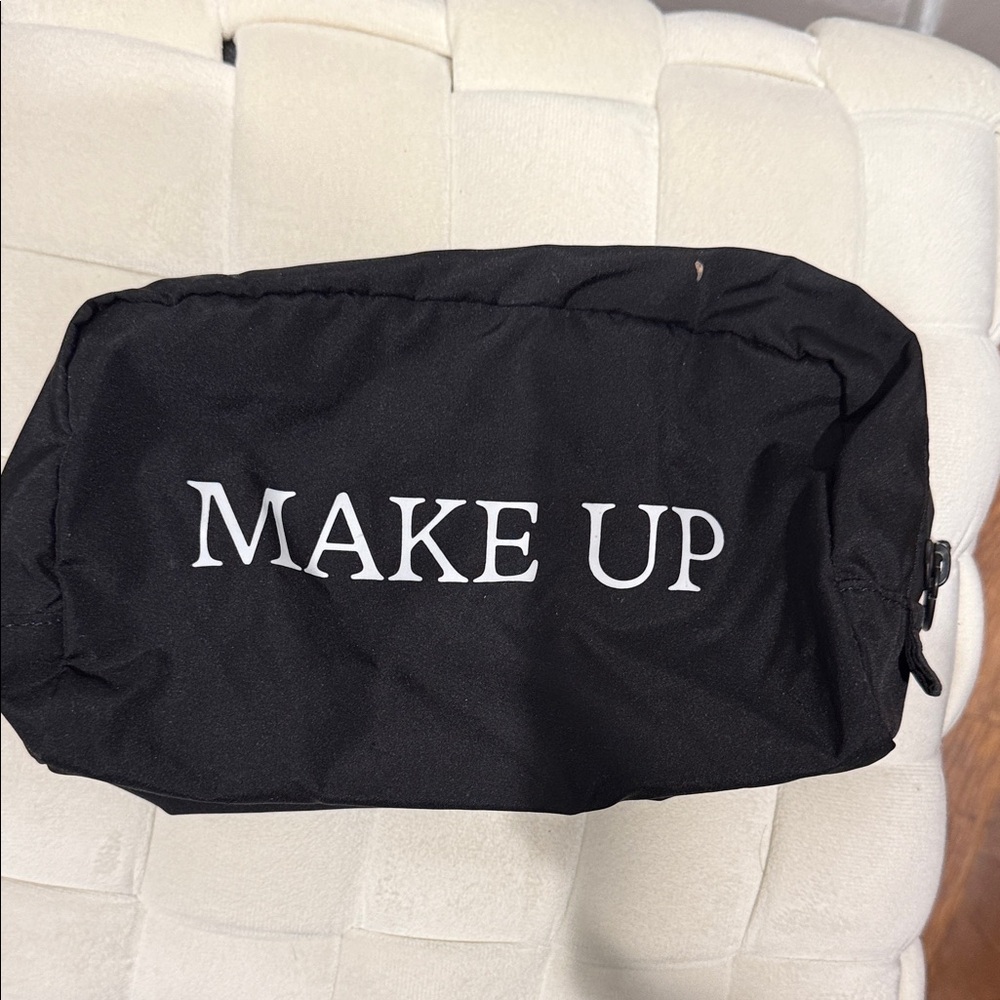 Off-White Make Up Bag